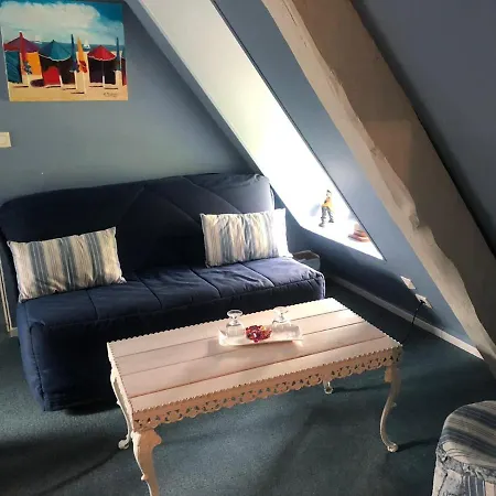 לינה וארוחת בוקר Le Vieux Pressoir 3*